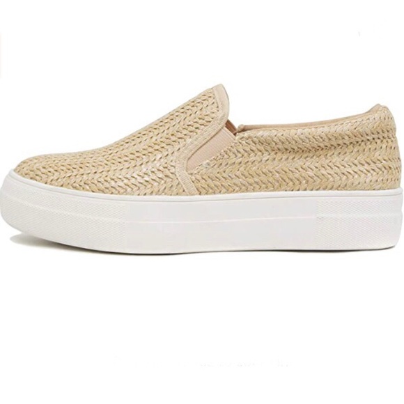 Woman’s Slip On Sneaker By SODA TOPSHOE Size 7 NWT - Picture 5 of 10